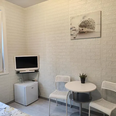 за гости ве-бо-ли**