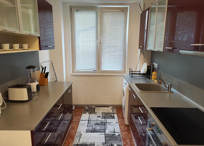 за гости ве-бо-ли** 3*